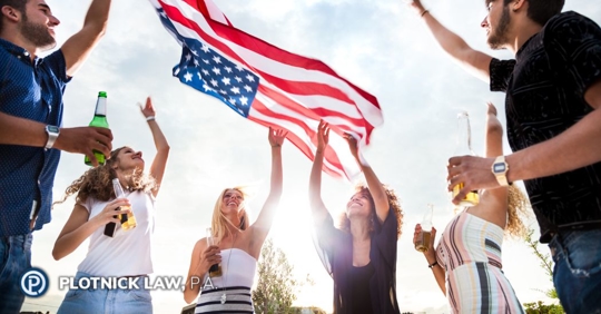 friends drinking on Independence Day