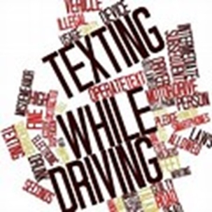a graphic that says texting while driving.